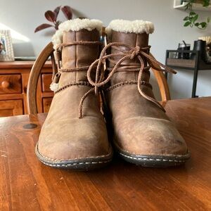 Ugg Boots- tie, fleece lined